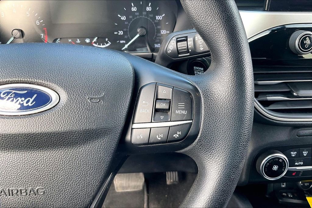 Certified 2020 Ford Escape SE image 17