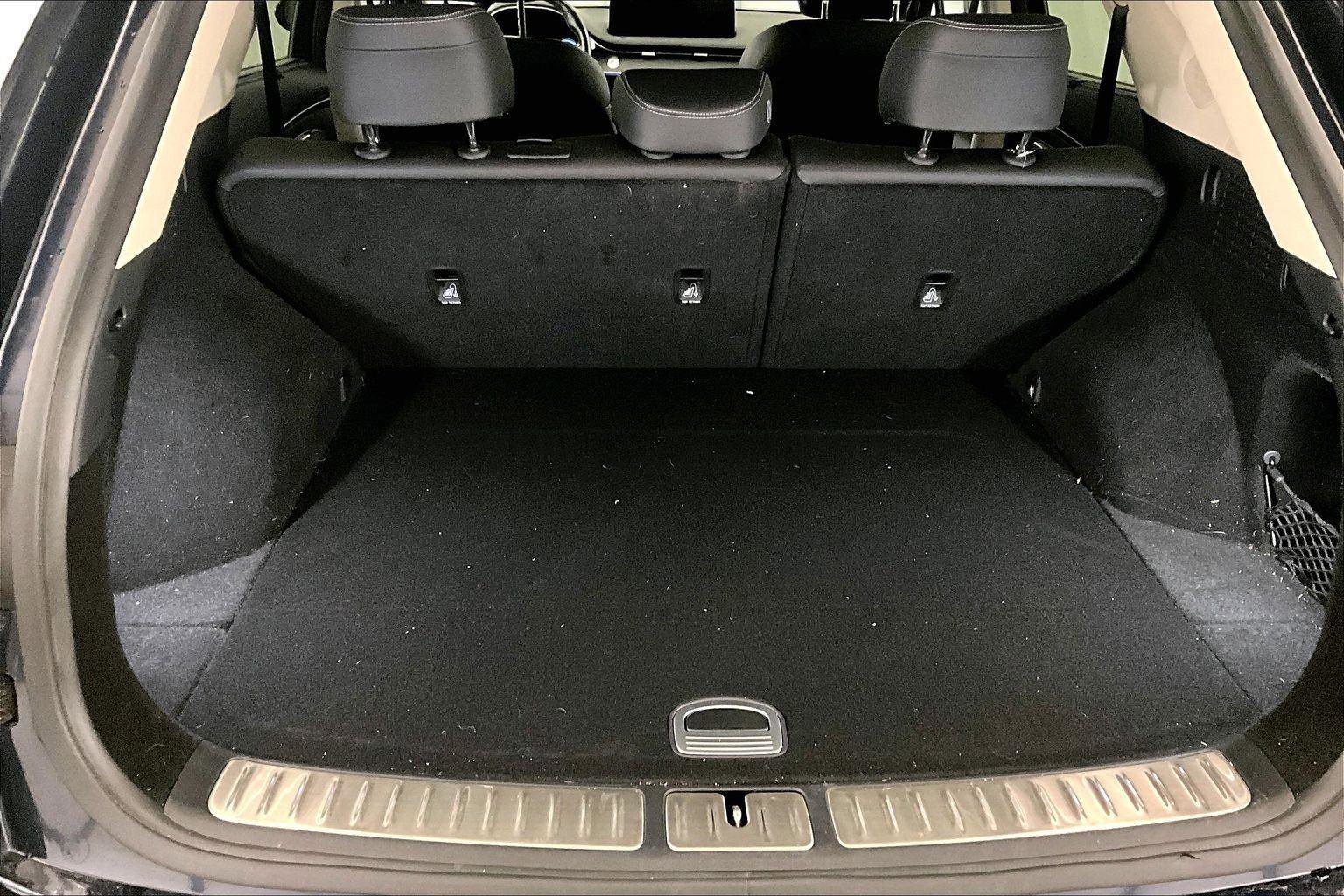 Used 2022 Genesis GV70 2.5T w/ Advanced Package image 34