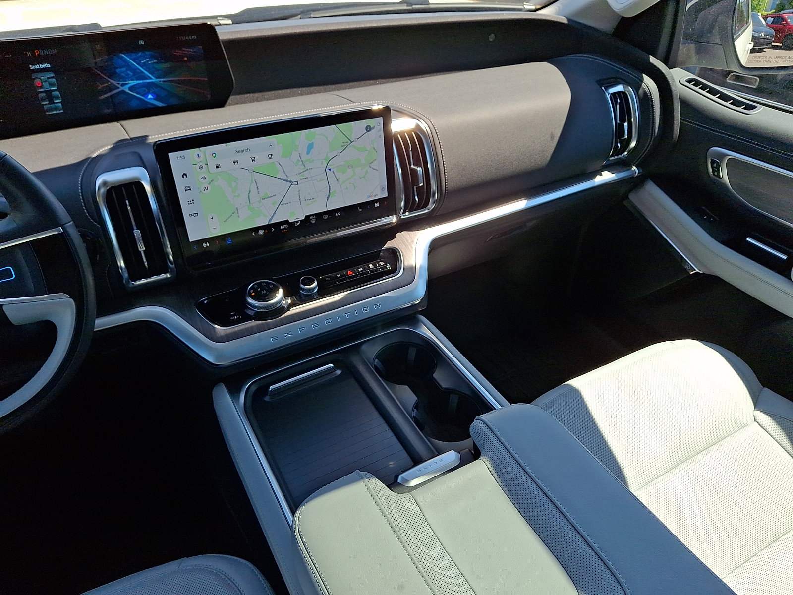 Certified 2025 Ford Expedition Platinum w/ Platinum Ultimate Package AWD/4WD image 16