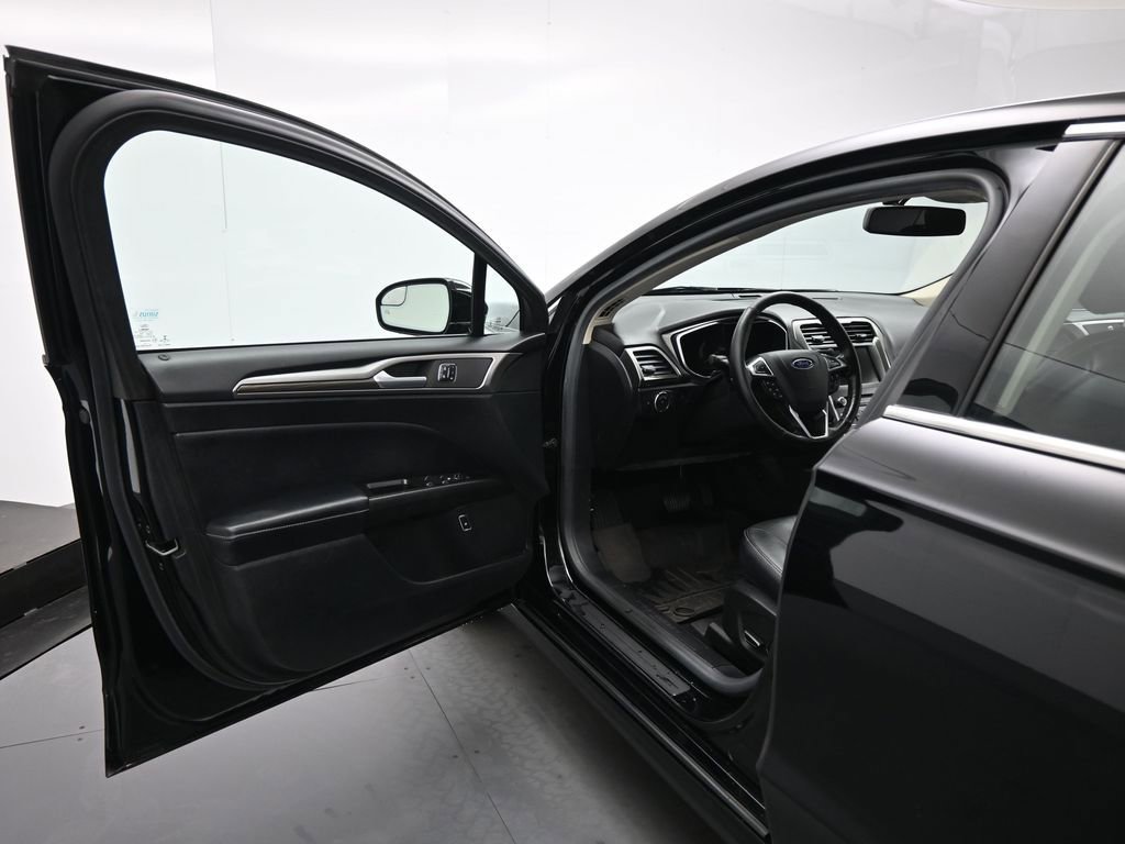 Certified 2017 Ford Fusion Energi SE image 10