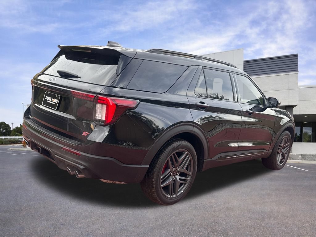 Certified 2025 Ford Explorer ST AWD/4WD image 9