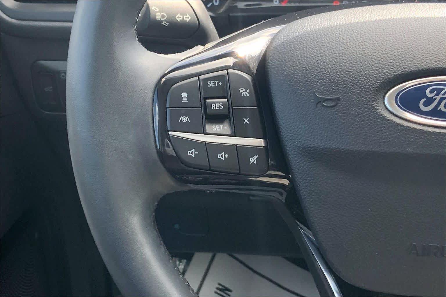Certified 2022 Ford Escape SE w/ SE Sport Appearance Package FWD image 24