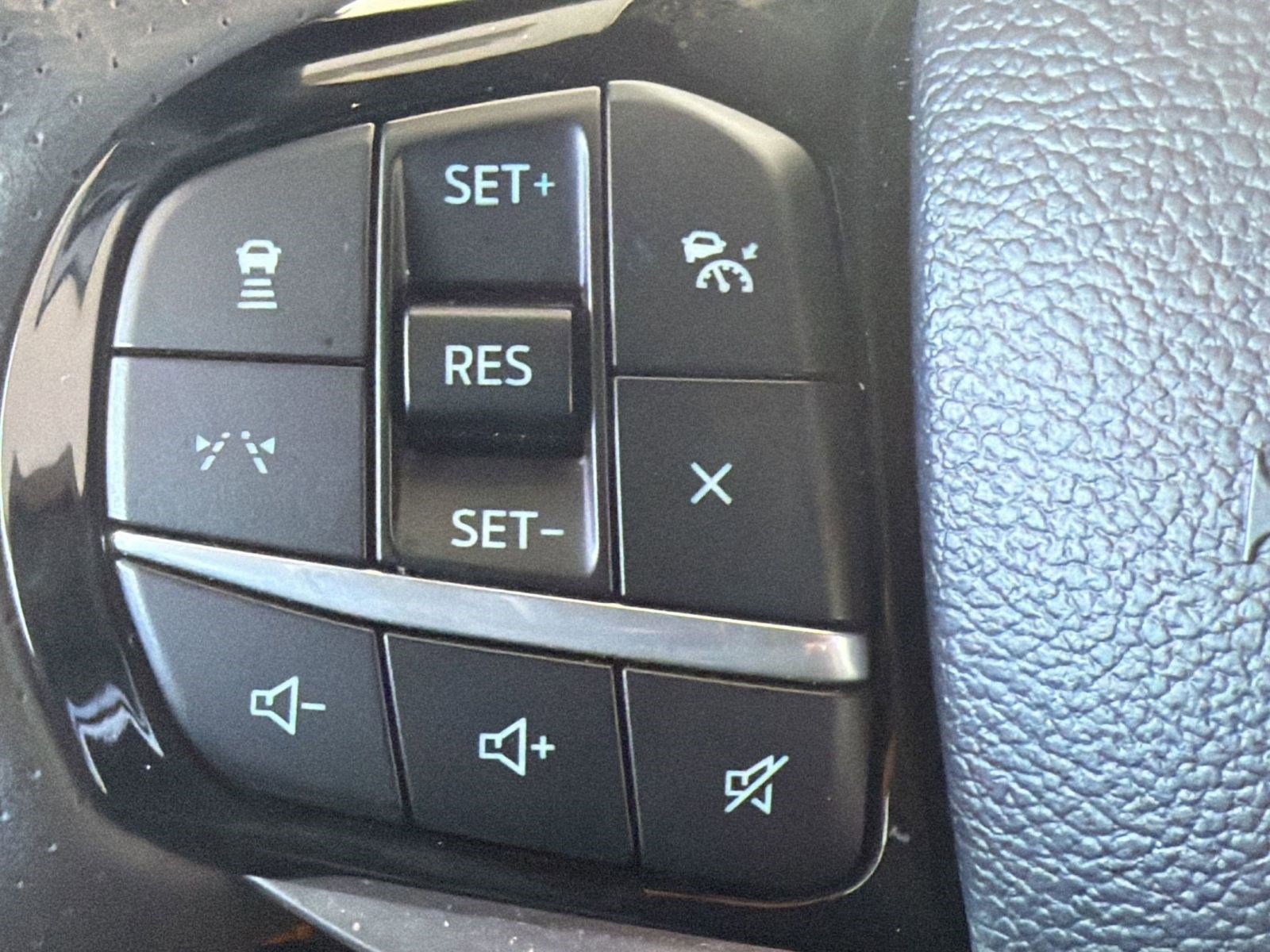 Certified 2025 Ford Explorer ST-Line w/ ST-Line Street Pack image 15