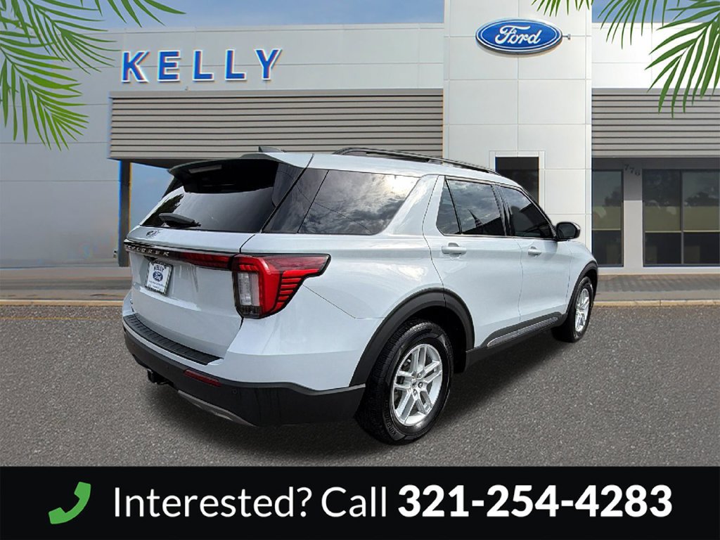 Certified 2025 Ford Explorer Active w/ Active Comfort Package RWD image 5