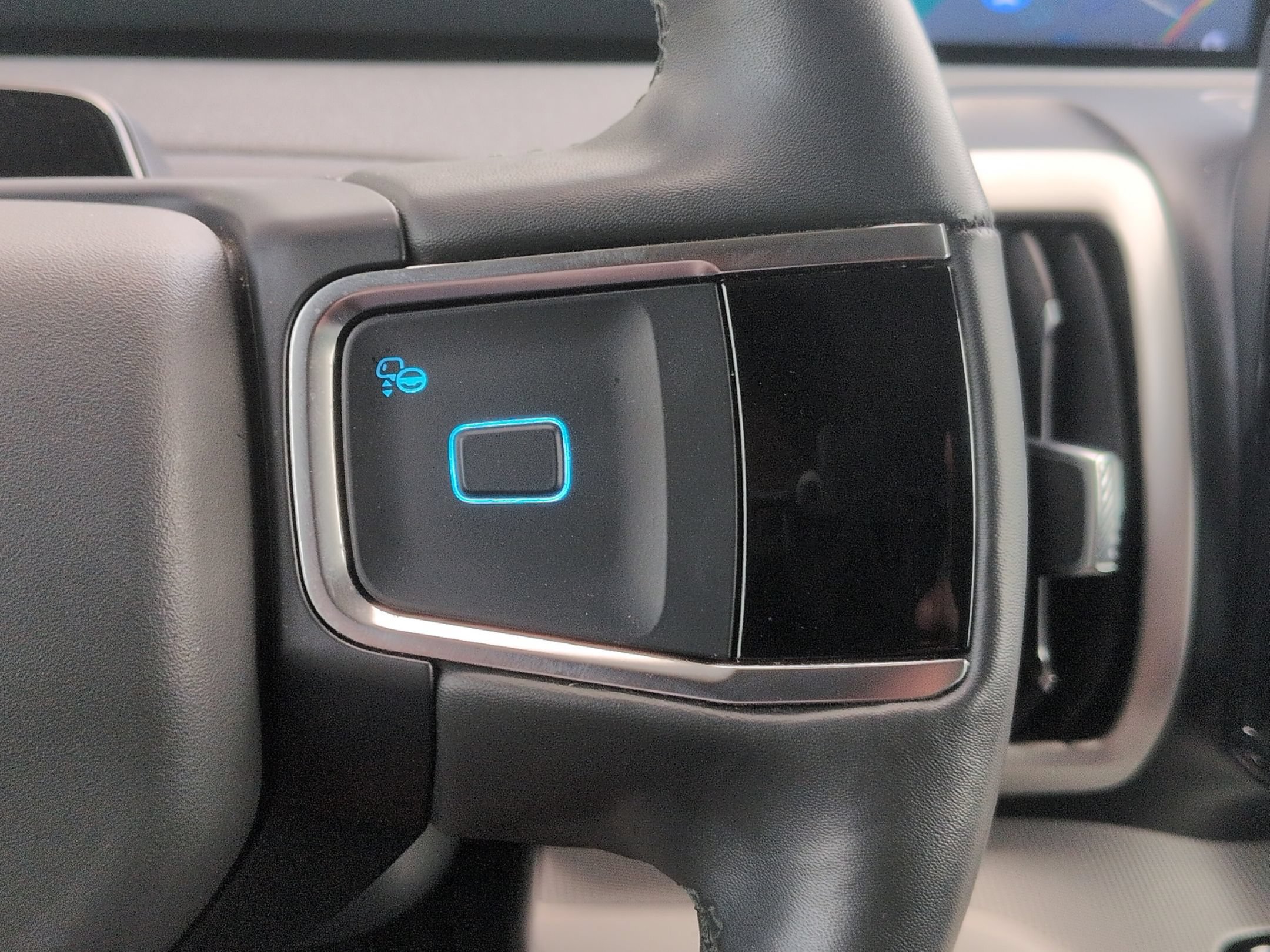 Certified 2025 Ford Expedition Active AWD/4WD image 19