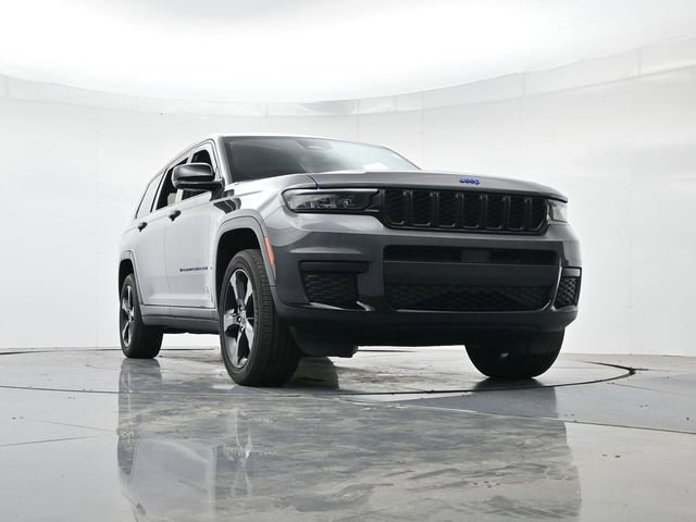 Used 2023 Jeep Grand Cherokee L Altitude AWD/4WD image 37
