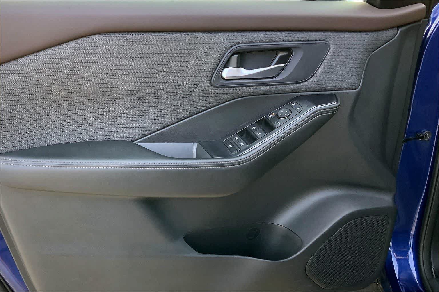 Used 2023 Nissan Rogue SV FWD image 20