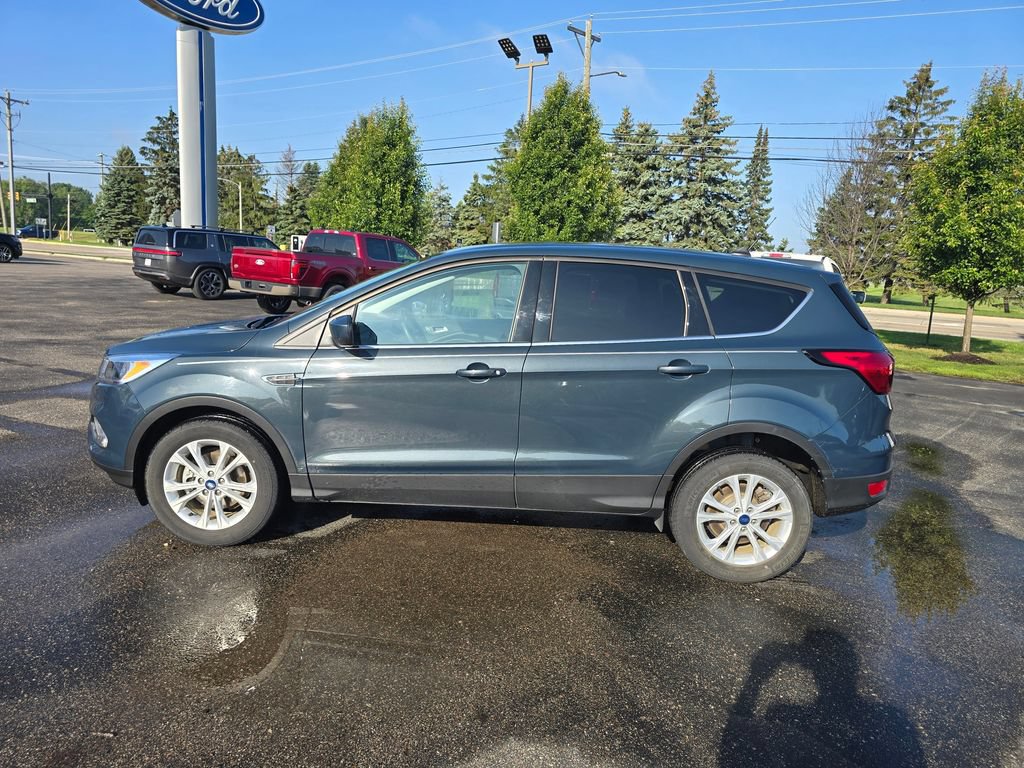 Certified 2019 Ford Escape SE FWD image 2