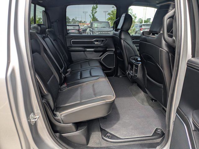Used 2023 RAM 1500 Laramie AWD/4WD image 18