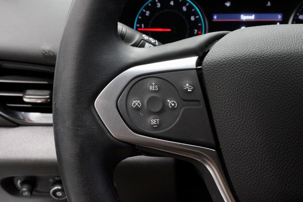 Used 2023 Chevrolet Traverse LT FWD image 28