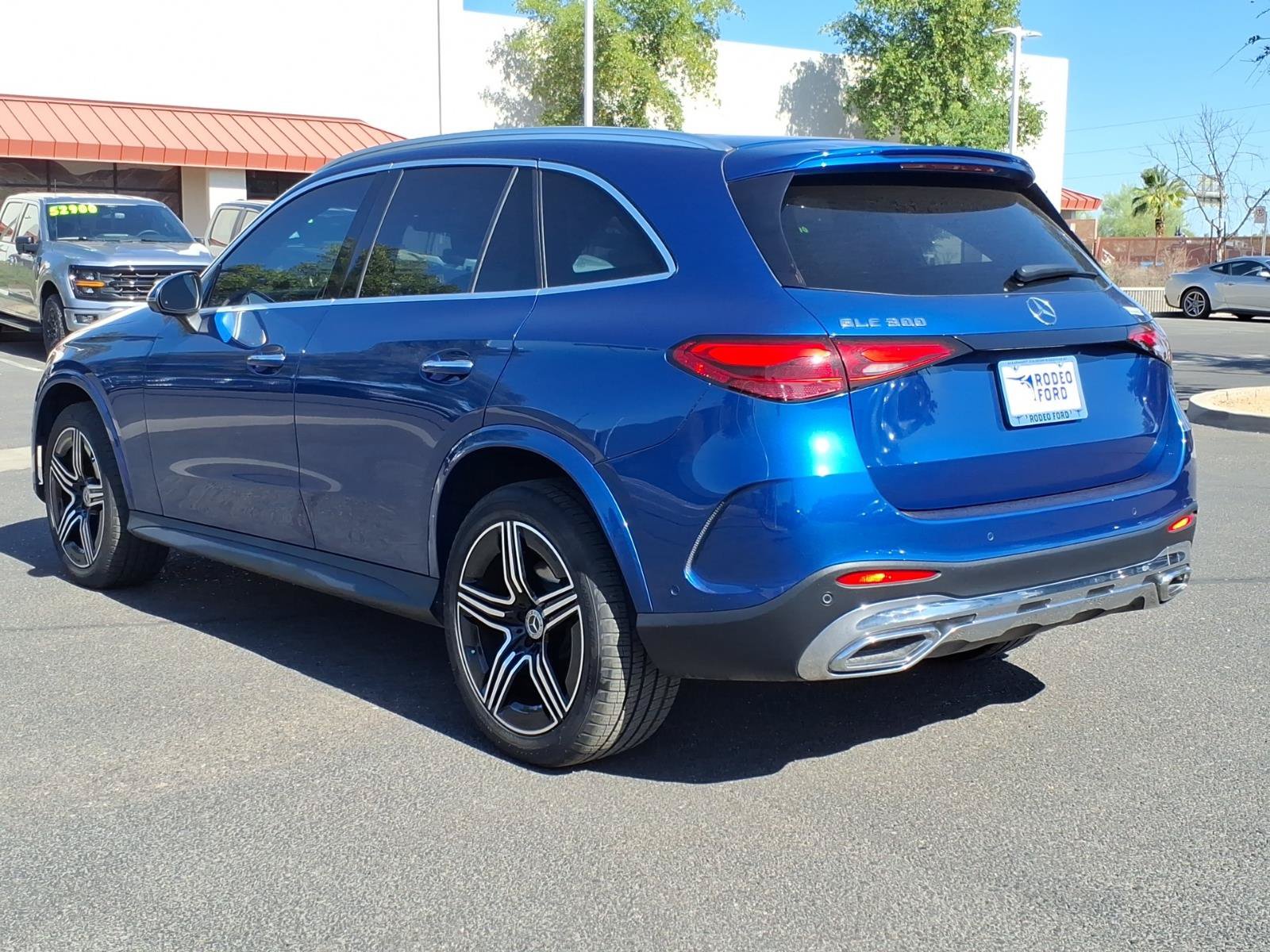 Used 2023 Mercedes-Benz GLC 300 image 3
