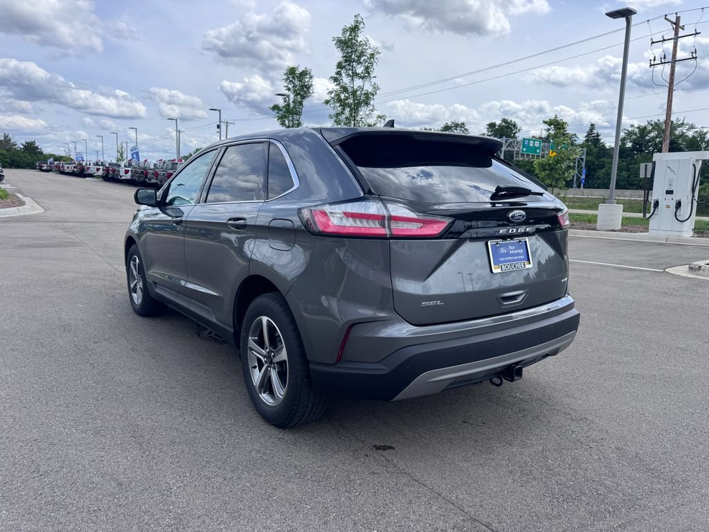 Certified 2024 Ford Edge SEL w/ Convenience Package AWD/4WD image 3