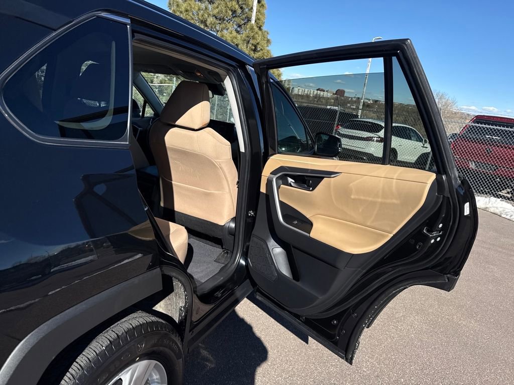 Used 2021 Toyota RAV4 XLE w/ Carpet Mat Package (TMS) image 24