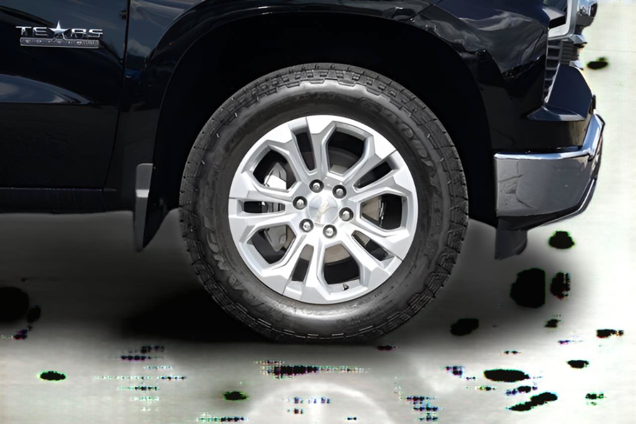 Used 2025 Chevrolet Silverado 1500 LTZ w/ LTZ Premium Texas Edition AWD/4WD image 4