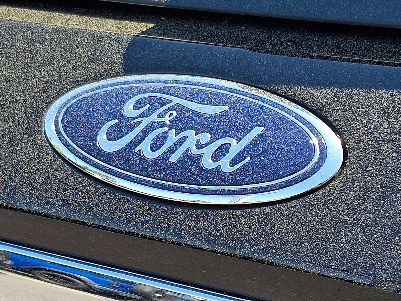 Certified 2024 Ford Explorer XLT w/ Equipment Group 202A AWD/4WD image 31