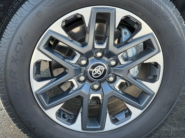 Used 2025 Toyota Tundra Limited image 9
