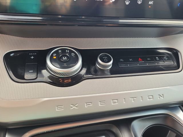Certified 2025 Ford Expedition Active image 23
