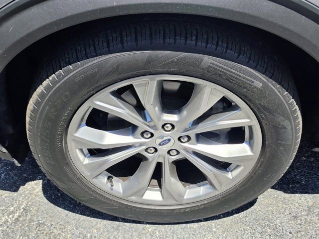 Certified 2023 Ford Explorer XLT w/ Equipment Group 202A RWD image 8