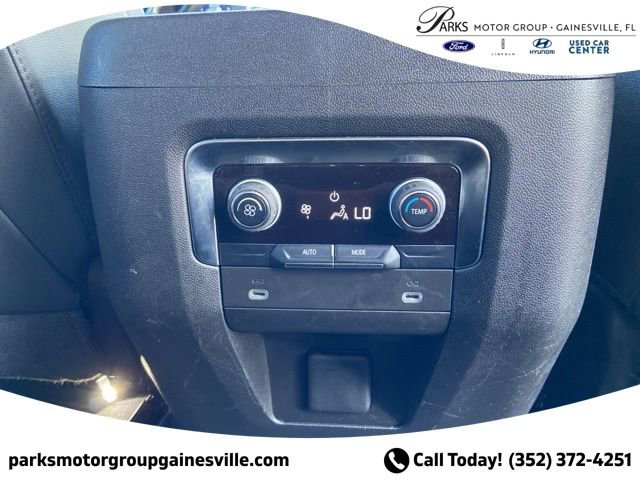 Used 2024 Chevrolet Suburban LT image 17