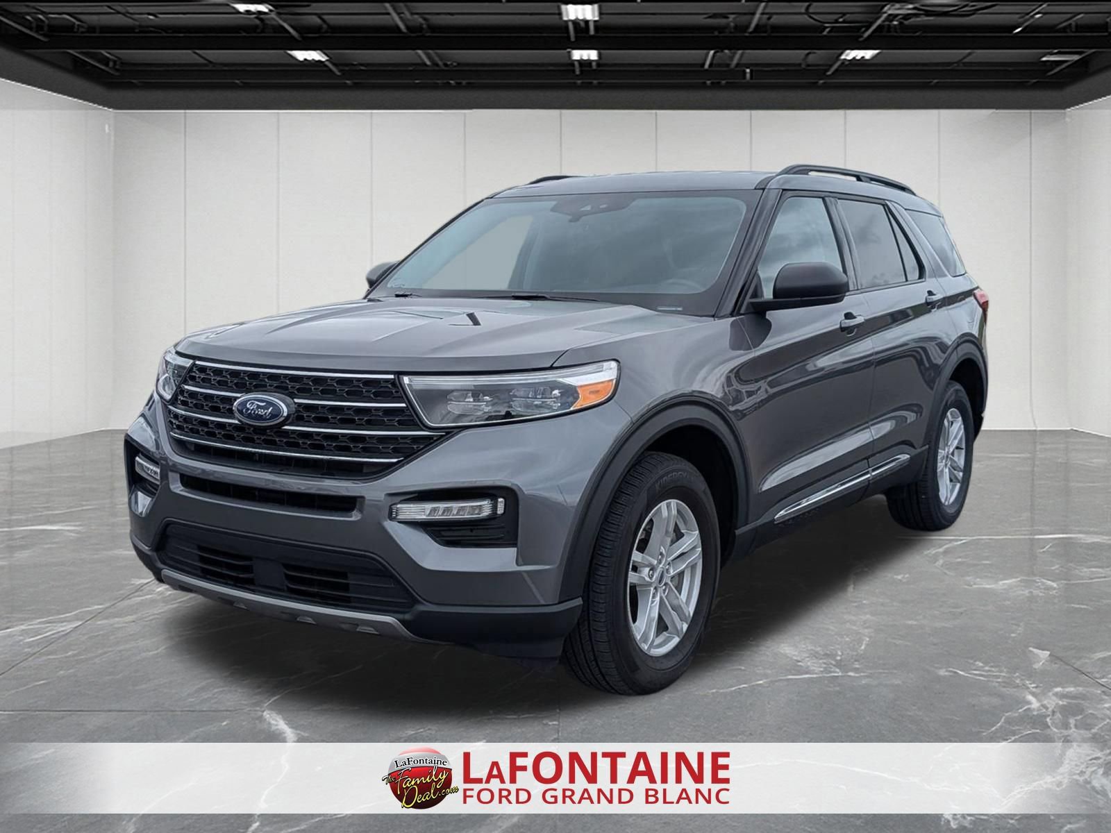 Certified 2024 Ford Explorer XLT w/ Equipment Group 202A AWD/4WD image 1