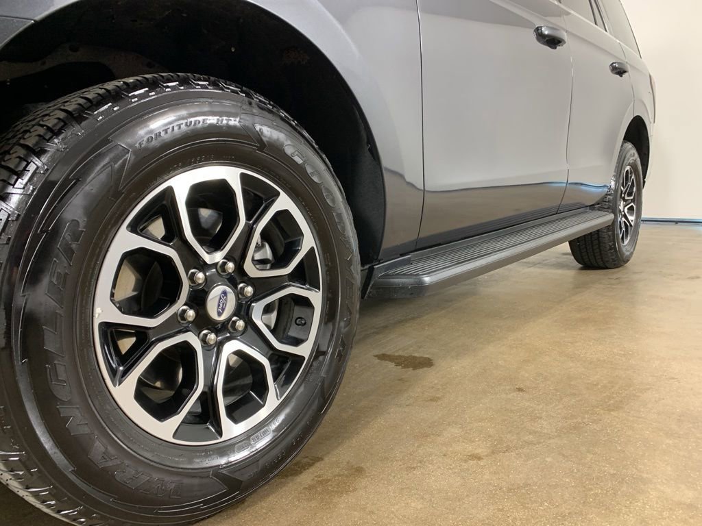 Certified 2022 Ford Expedition XLT AWD/4WD image 2
