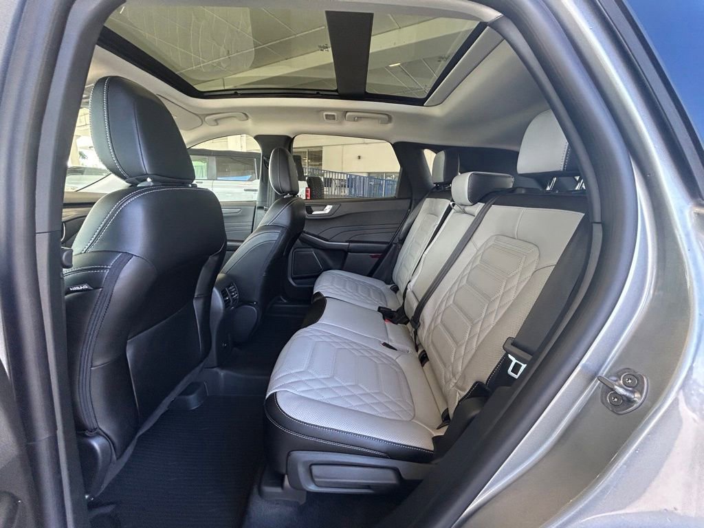 Certified 2024 Ford Escape SE w/ PHEV Premium Package FWD image 35