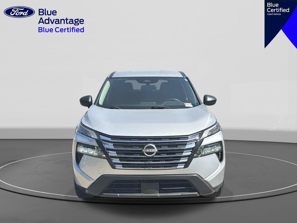 Used 2024 Nissan Rogue S FWD image 3