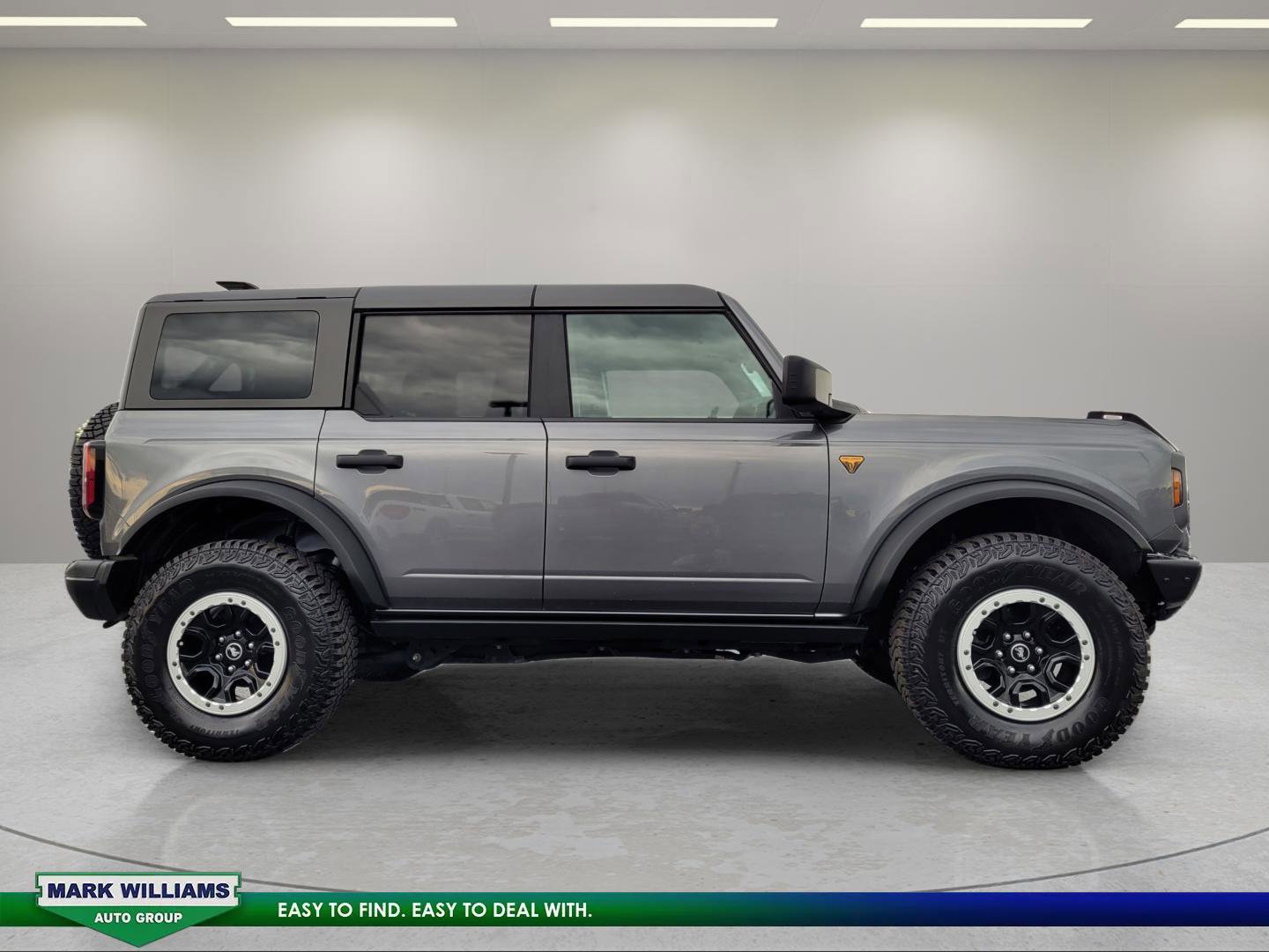 Certified 2023 Ford Bronco Badlands w/ Sasquatch Package AWD/4WD image 2