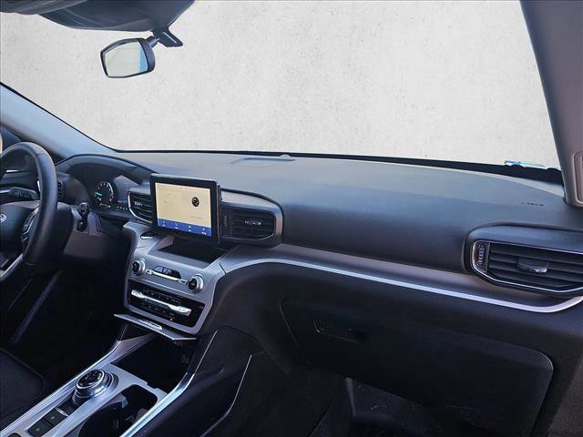 Certified 2024 Ford Explorer XLT w/ Equipment Group 202A image 9