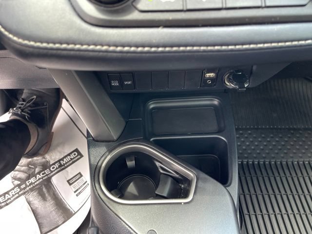 Used 2018 Toyota RAV4 XLE FWD image 28