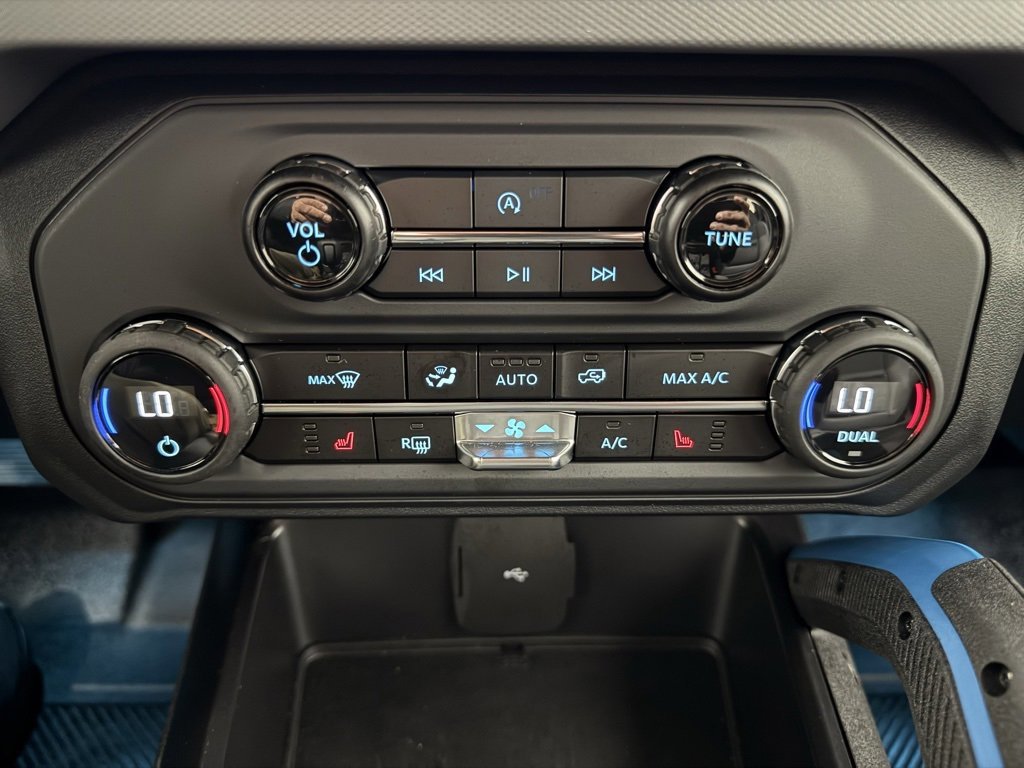 Certified 2024 Ford Bronco Black Diamond image 31