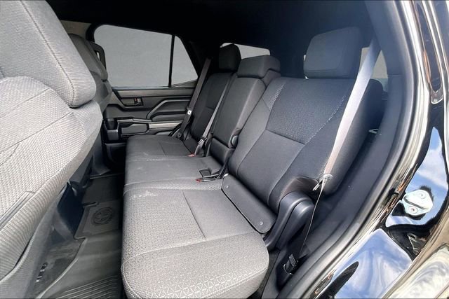 Used 2025 Toyota 4Runner SR5 AWD/4WD image 25