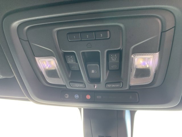 Used 2023 Chevrolet Silverado 2500 High Country w/ Z71 Off-Road Package image 17