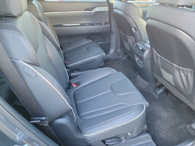 Used 2023 Hyundai Palisade SEL w/ Cargo Package FWD image 18