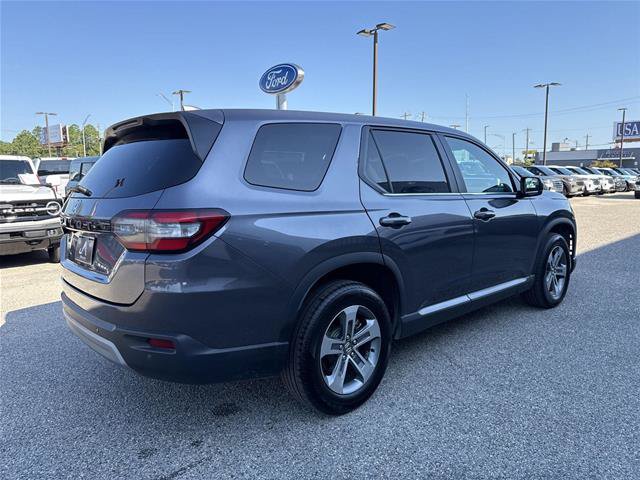 Used 2023 Honda Pilot EX-L image 3