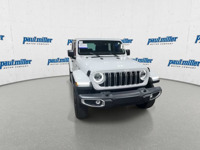 Used 2025 Jeep Wrangler Unlimited Sahara AWD/4WD image 3