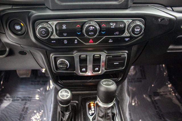 Used 2021 Jeep Wrangler Sport AWD/4WD image 18