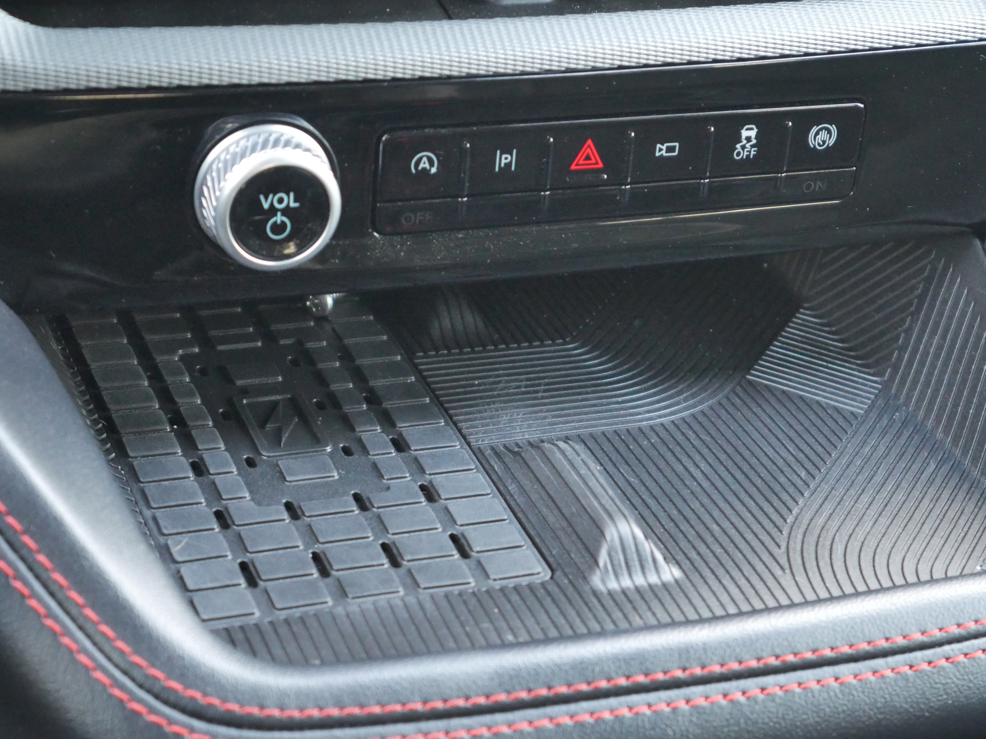 Certified 2025 Ford Explorer ST image 25