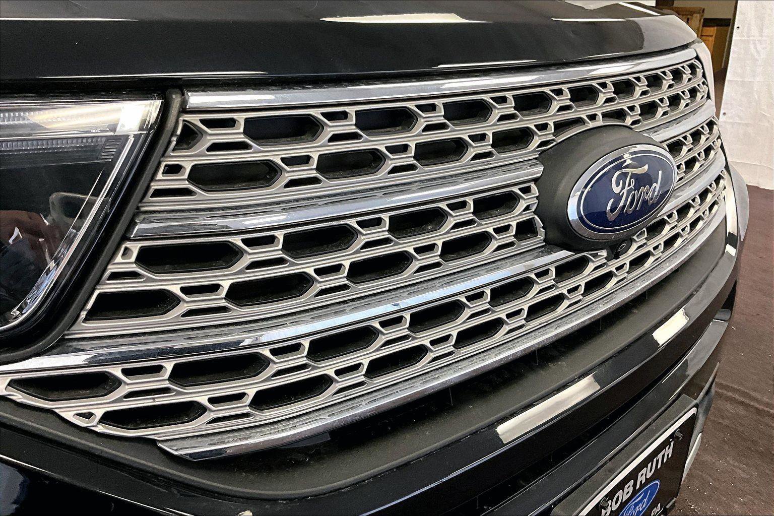 Certified 2022 Ford Explorer Limited w/ Limited Technology Package image 30