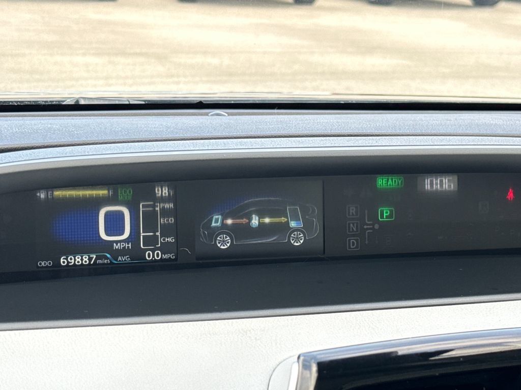 Used 2019 Toyota Prius XLE w/ Advanced Technology Package AWD/4WD image 18