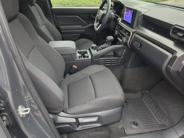 Used 2025 Toyota 4Runner SR5 AWD/4WD image 35