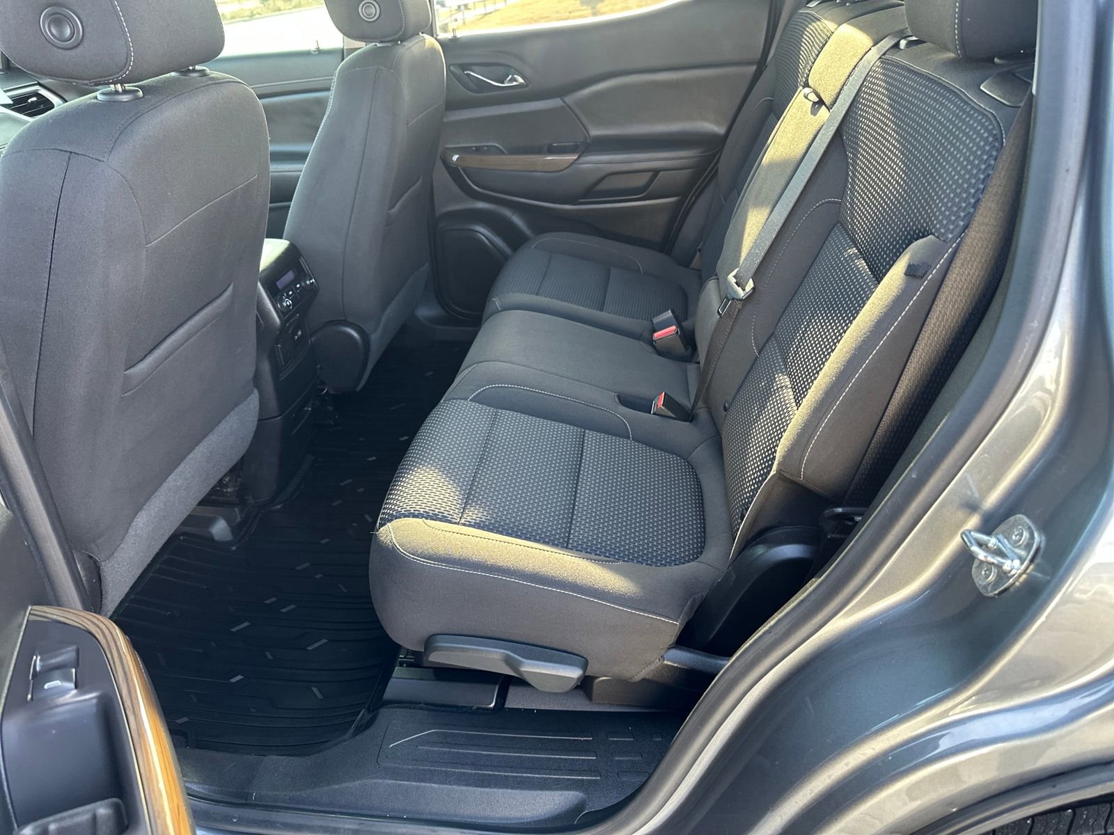 Used 2020 GMC Acadia SLE w/ Driver Convenience Package image 26