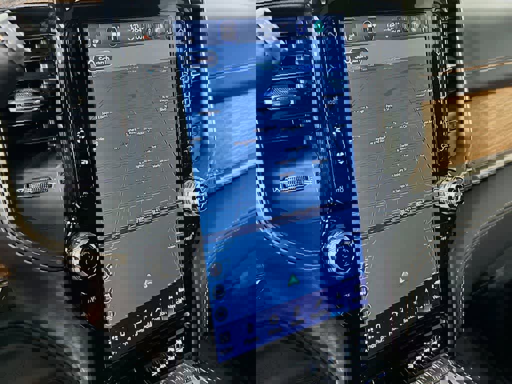 Used 2024 RAM 3500 Limited image 27