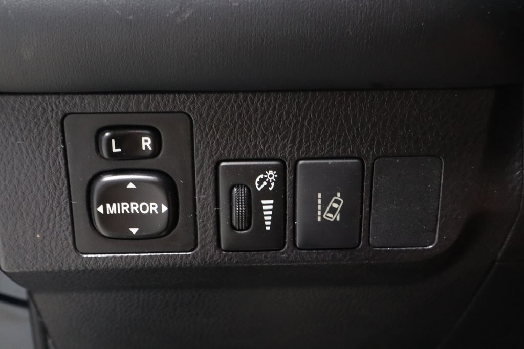 Used 2018 Toyota RAV4 XLE w/ Plus Extra Value Package FWD image 27