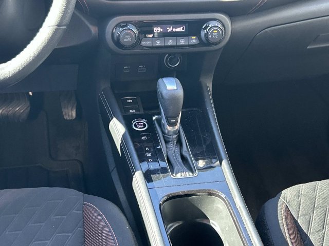 Used 2022 Nissan Kicks SR FWD image 18