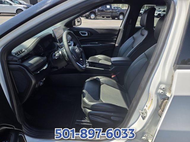 Used 2024 Jeep Compass Latitude w/ Altitude Special Edition AWD/4WD image 10