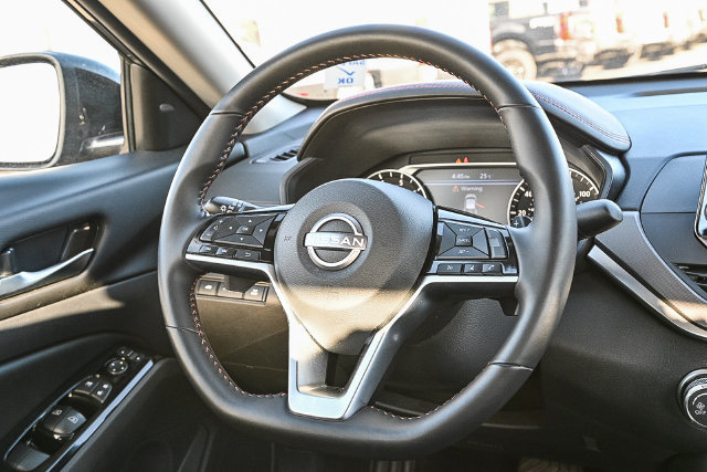 Used 2025 Nissan Altima 2.5 SR FWD image 18