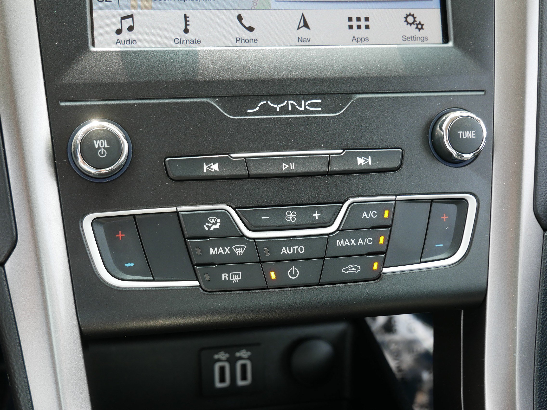 Certified 2019 Ford Fusion SE FWD image 23