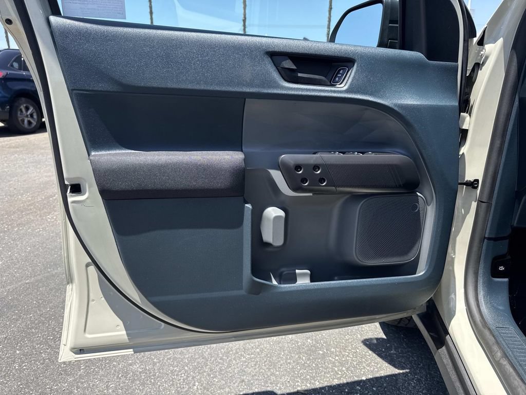 Certified 2025 Ford Maverick XL FWD image 18