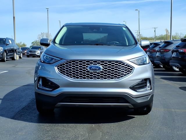 Certified 2024 Ford Edge SEL w/ Convenience Package AWD/4WD image 2